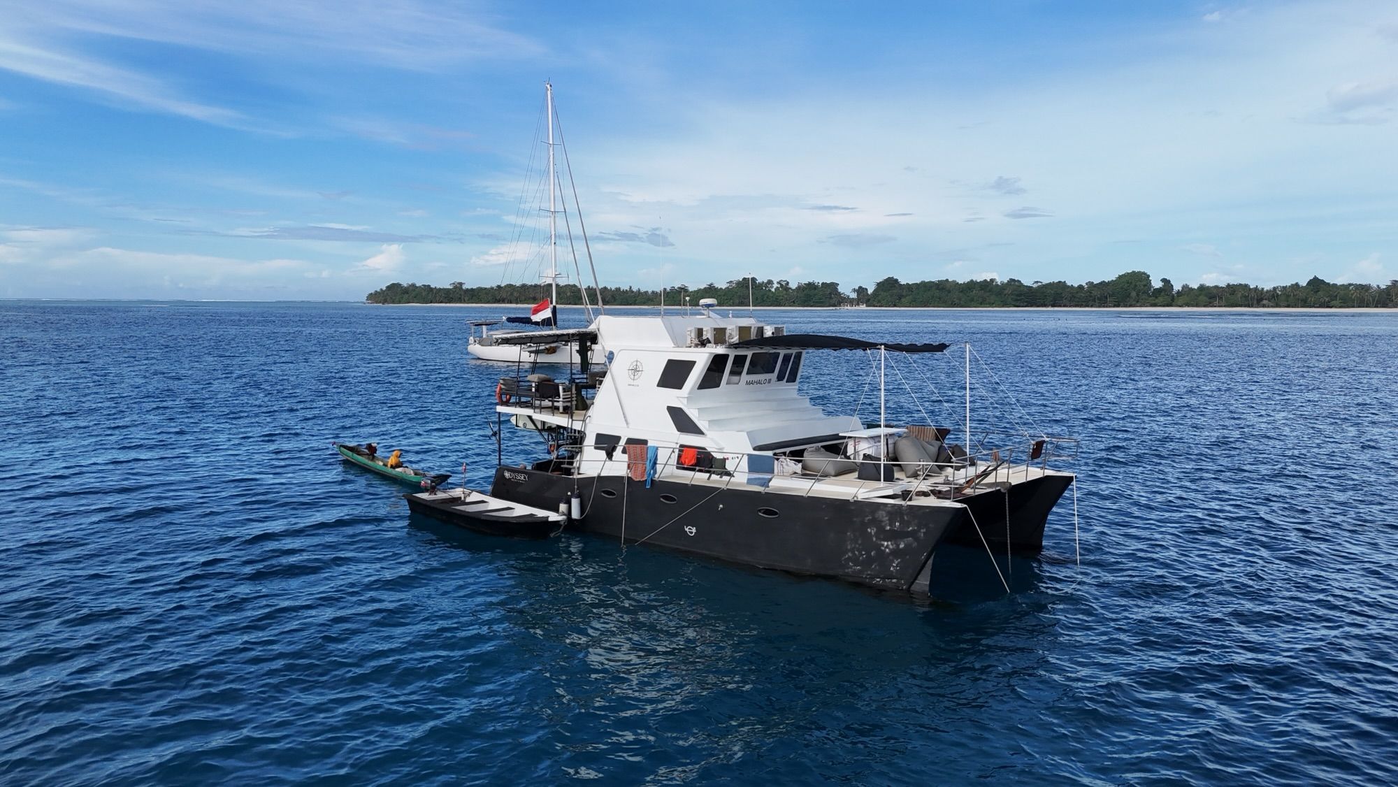 Mahalo, catamaran charter