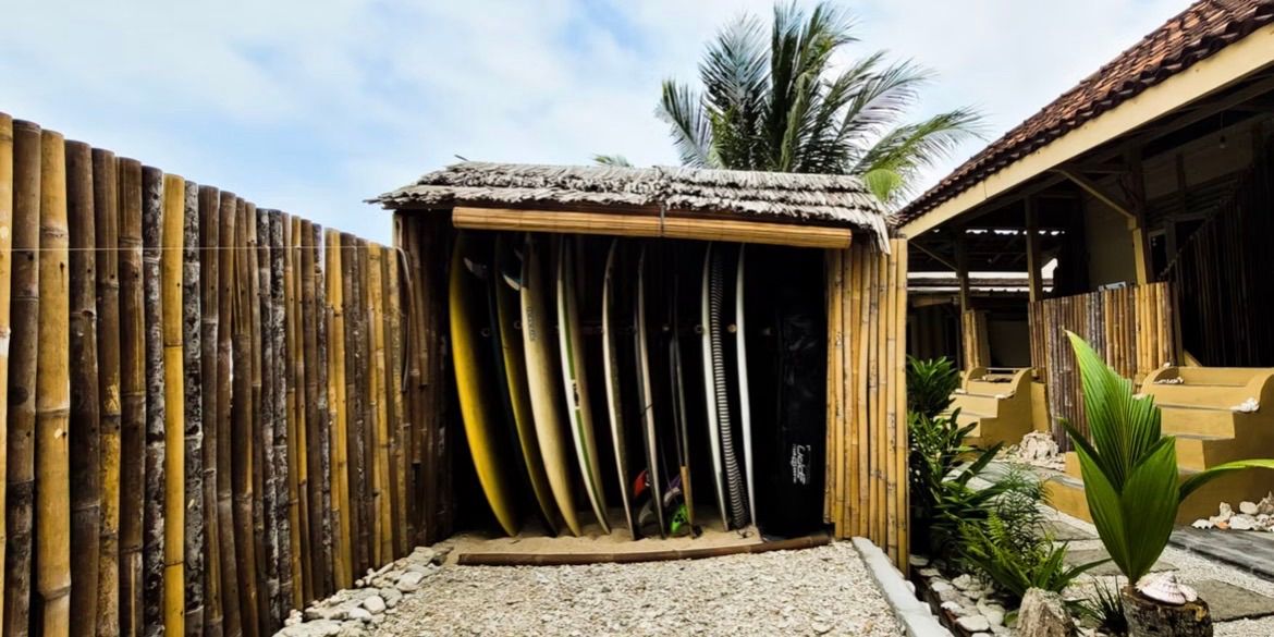 Jenny's Bamboo Surfcamp, bamboo surf camp